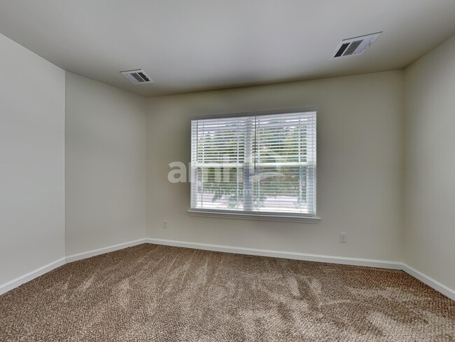 Building Photo - 423 Seabreeze Drive