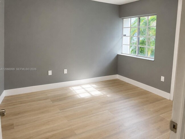 Building Photo - 13923 SW 151st Ave