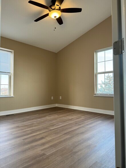 Bedroom - 389 NE Sandalwood