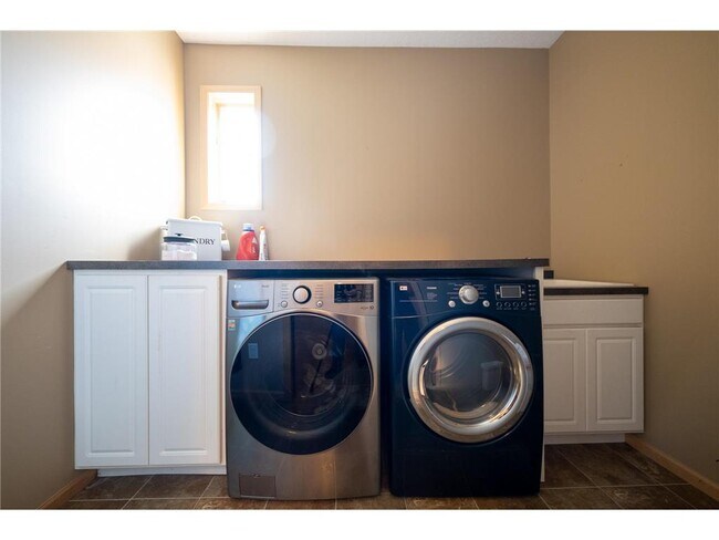 Building Photo - 6531 Century Ln