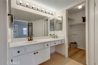 Building Photo - 25712 Le Parc