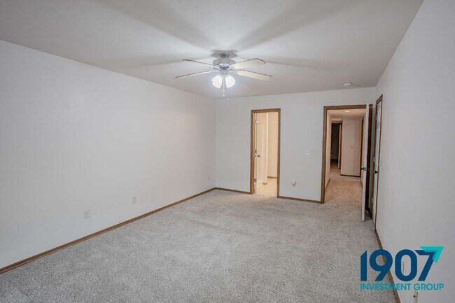 Building Photo - 2508 Tyler Ln