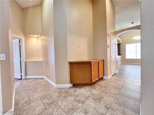 Building Photo - 258 Whitewater Village Ct