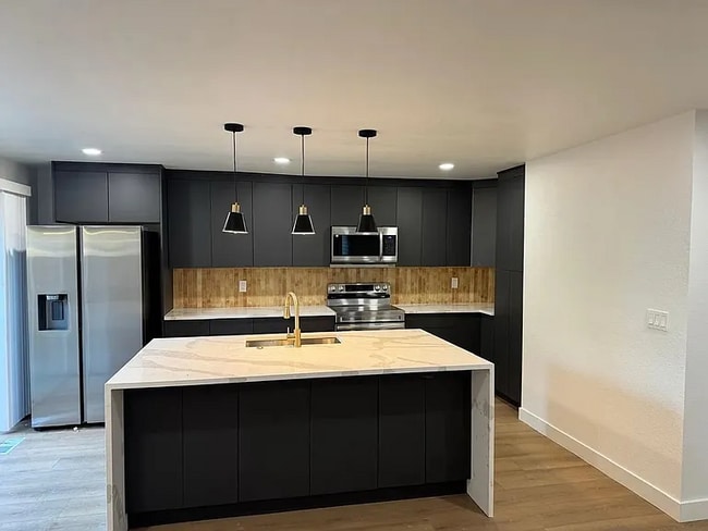 Building Photo - This newly remodeled home