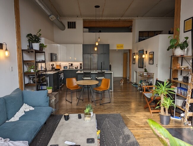 Building Photo - 2650 W Belden Ave