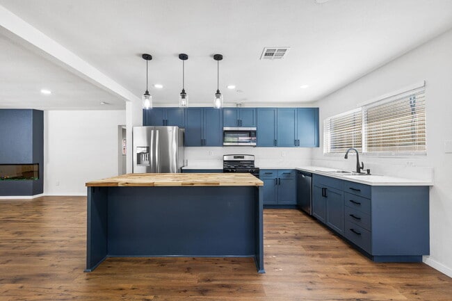 Building Photo - 51480 Avenida Obregon