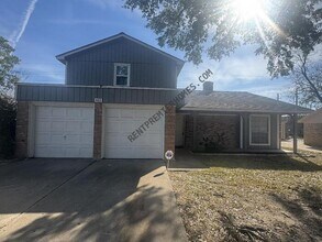 Building Photo - 403 Mistywood Dr