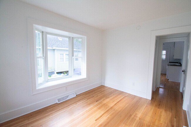 Building Photo - Beautiful Family Home Near Downtown And Hospital!