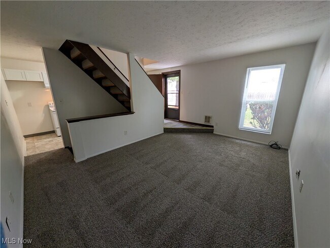 Building Photo - 595 Dayton St