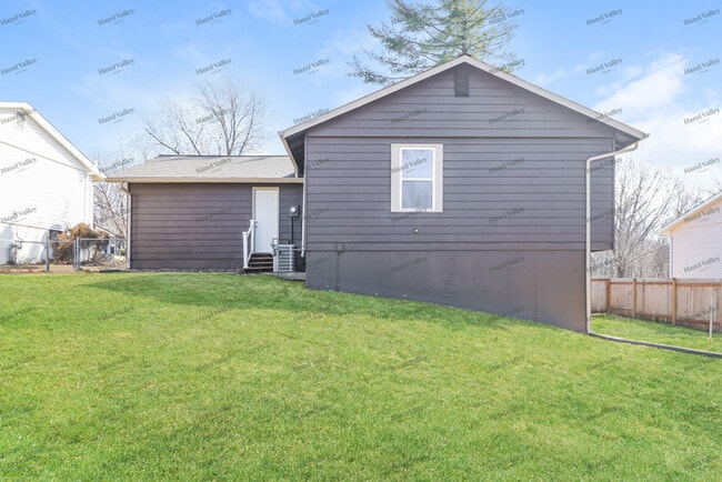 Building Photo - 5 Mayfield Rd