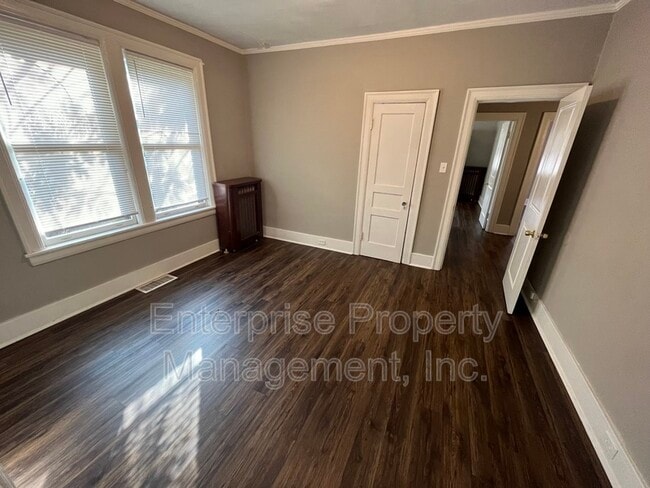 Building Photo - 836 Maury St