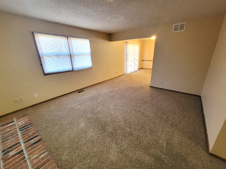 Building Photo - 2348 S Capri St