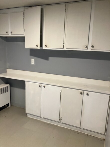 Building Photo - 928 Wethersfield Ave