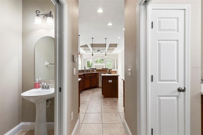 Building Photo - 8307 Old Town Dr
