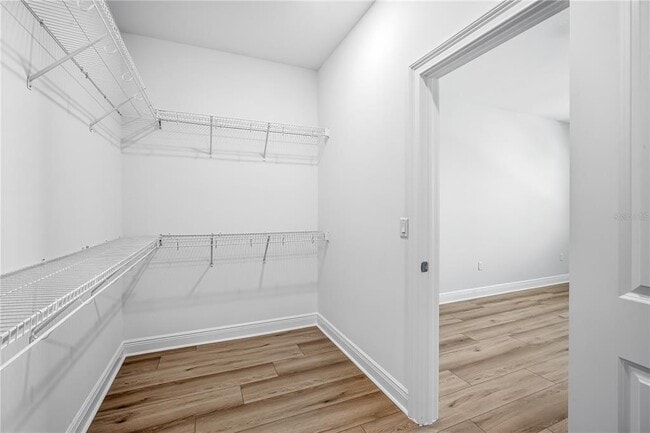 Building Photo - 2409 W Fig St