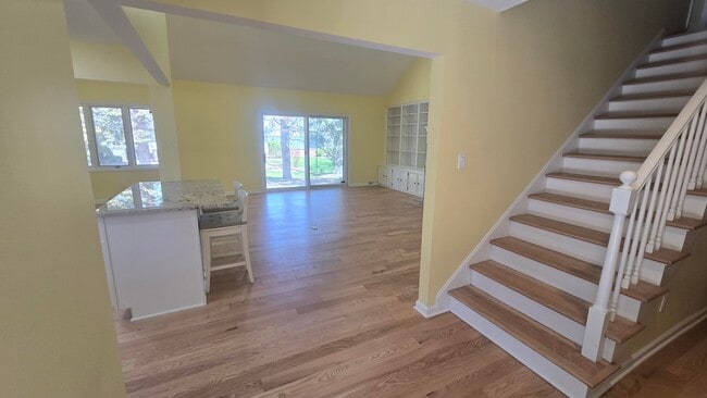 Building Photo - 2112 Quincy Ct