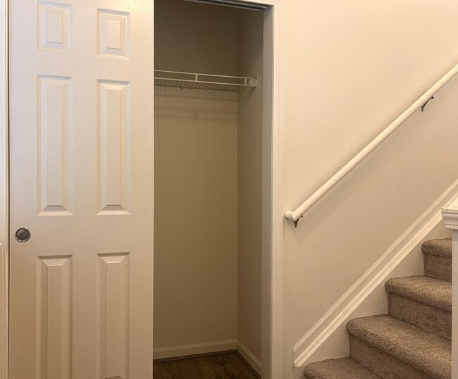 Building Photo - 44725 Ellery Ln