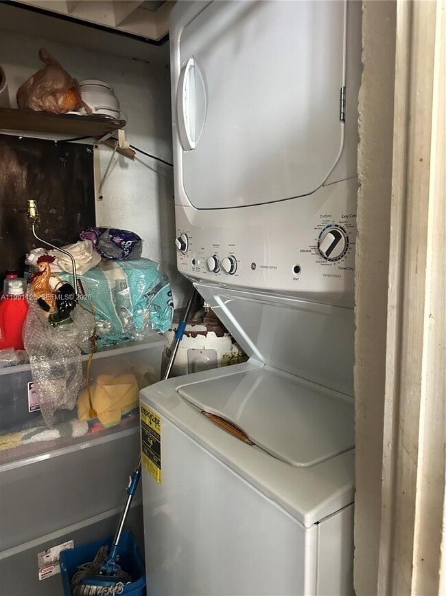 Building Photo - 2375 NE 137th St