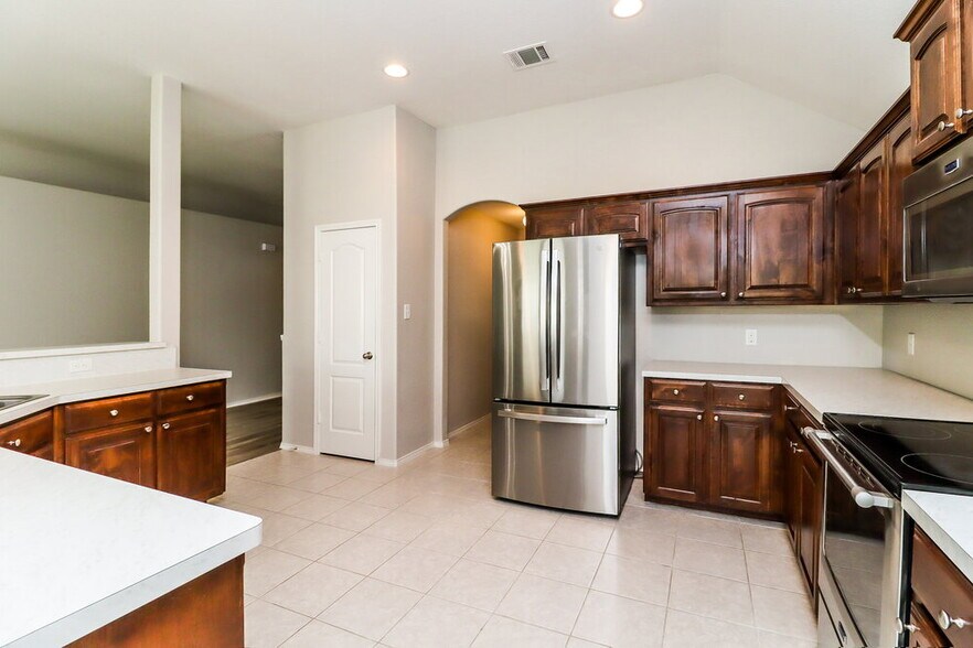 Building Photo - 2504 Wakecrest Dr