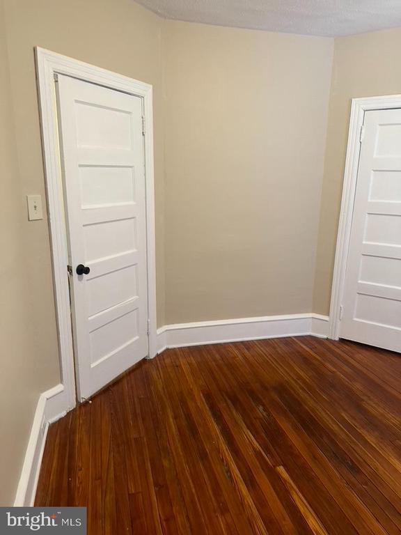 Building Photo - 5608 N Mascher St