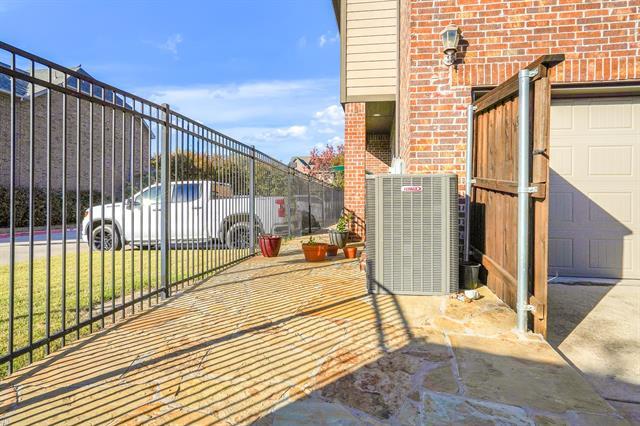 Building Photo - 1229 Harris Hawk Way