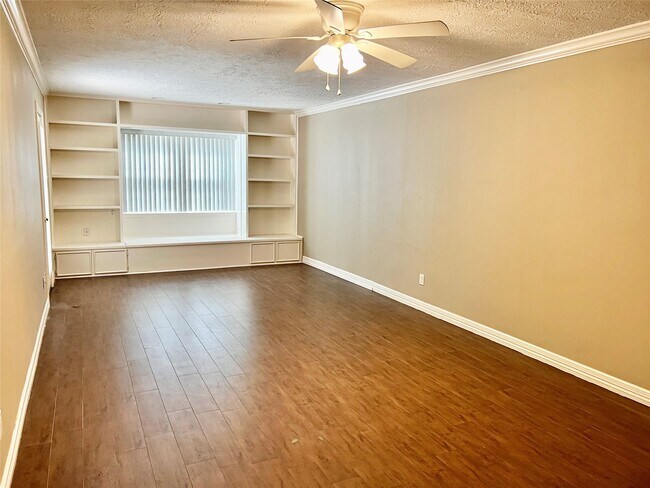 Building Photo - 17527 Forest Mist Dr