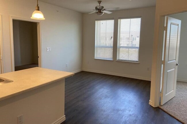 Building Photo - 314 Castle Dr