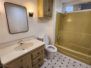 Building Photo - 1111 Hardy Ln