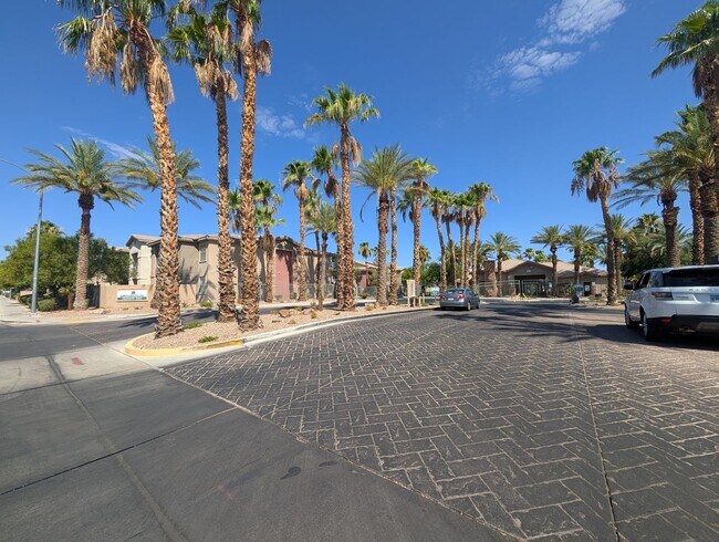 Building Photo - 8000 W Badura Ave