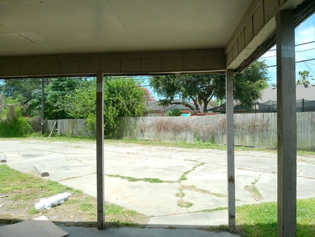 Building Photo - 3617 Crestbrook Ct