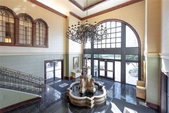 Building Photo - 3334 Peachtree Rd NE