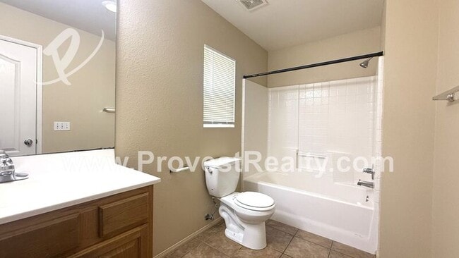 Building Photo - 9495 Apricot Ct