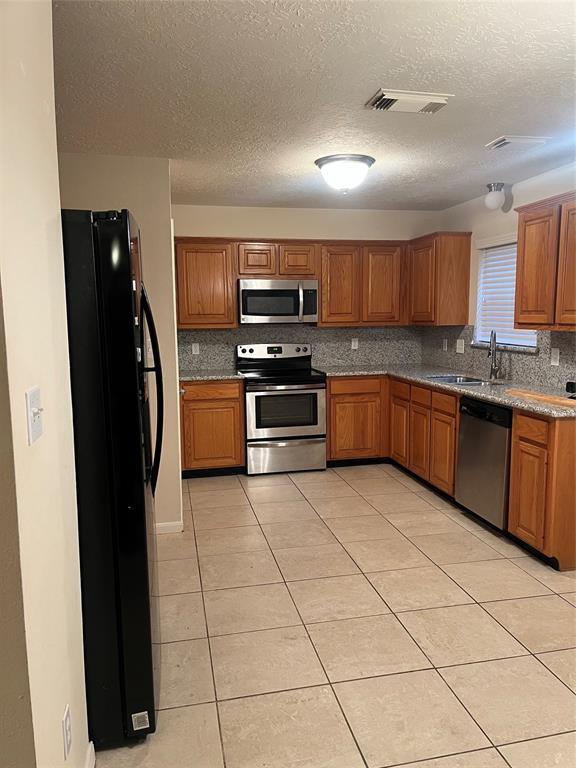 Building Photo - 302 Inverness Dr
