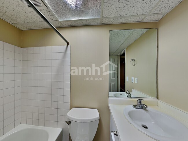 Building Photo - 5870 S Clear Vista Dr