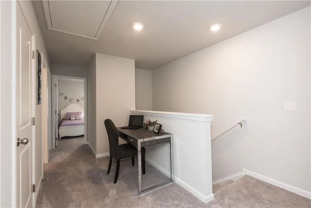 Building Photo - Room in Townhome on Shaffer Ct