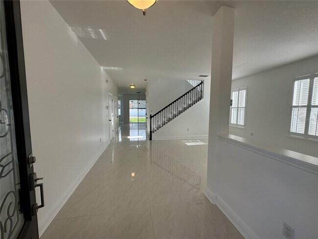 Building Photo - 7738 Summerlake Pointe Boulevard