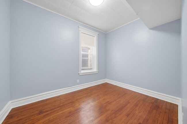 Building Photo - 4044 W Potomac Ave