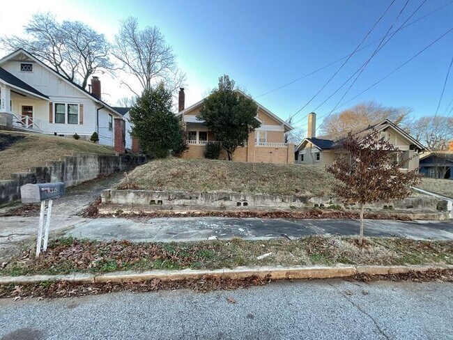 Primary Photo - 339 Mathewson Pl SW