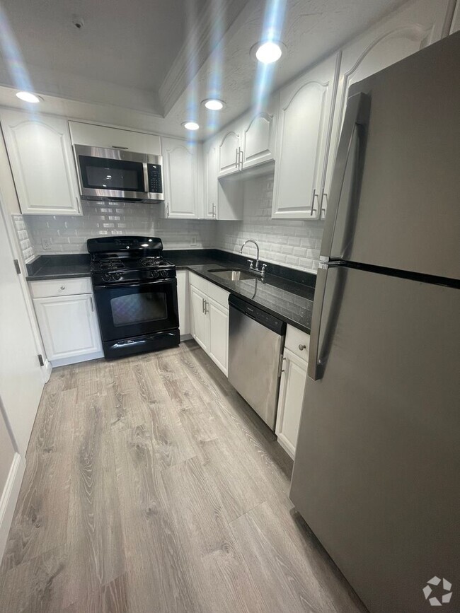 Building Photo - Newly Renovated 2BR at Pondsview Apts, Bil...