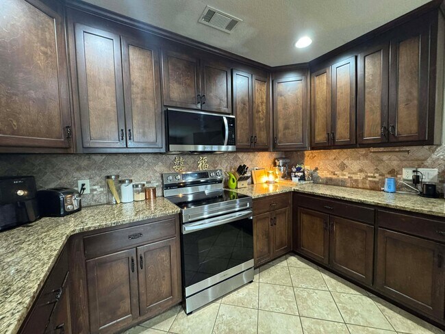 Building Photo - 61 Boulder Dr