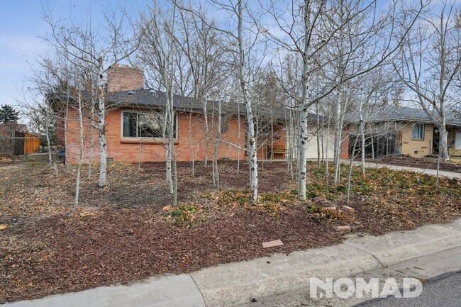 Primary Photo - Charming 3 Bedroom, 1 full bath House in D...