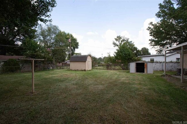 Building Photo - 224 Willow St