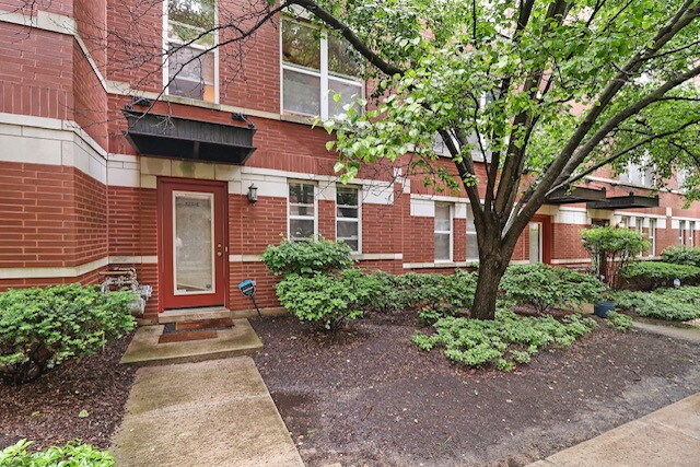 Primary Photo - 525 Chicago Ave
