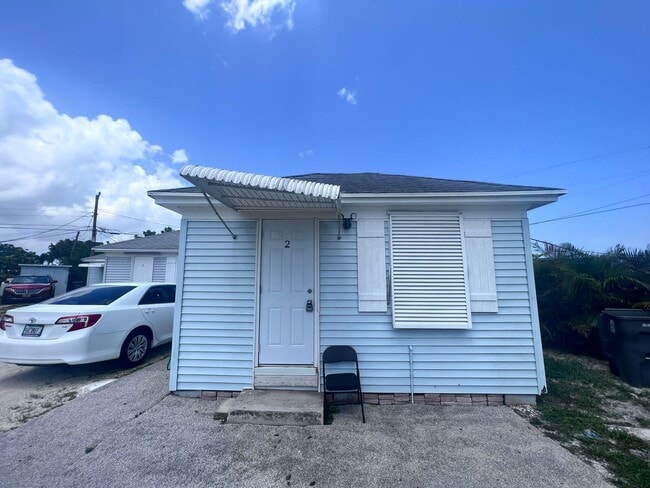 Building Photo - 2843 Forest Hill Blvd
