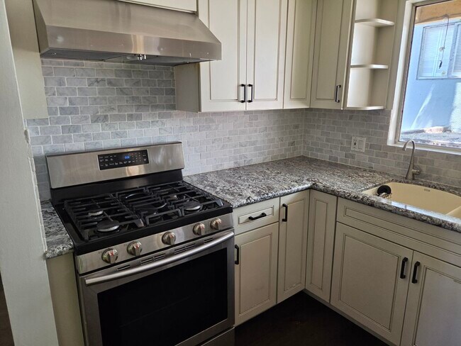 Building Photo - 4734 Laurelgrove Ave