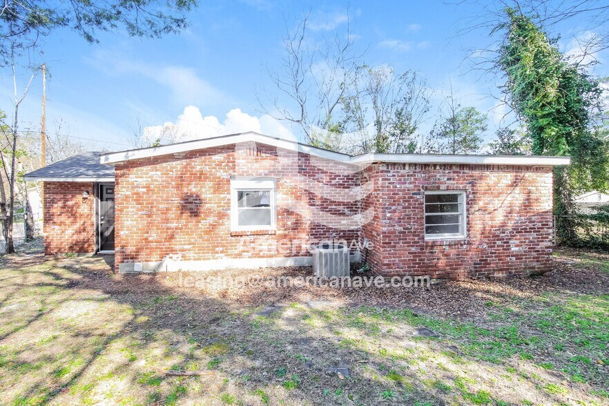 Building Photo - 1912 Lincoln St
