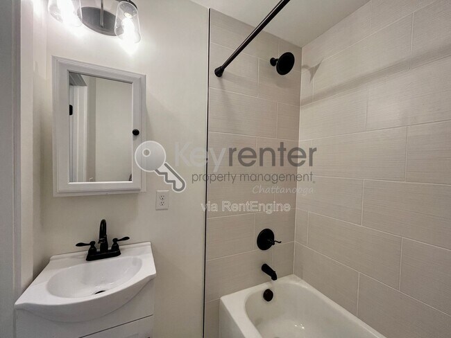 Building Photo - 3571 Crompton St