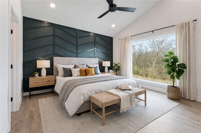 Building Photo - 491 S Happy Hollow Rd