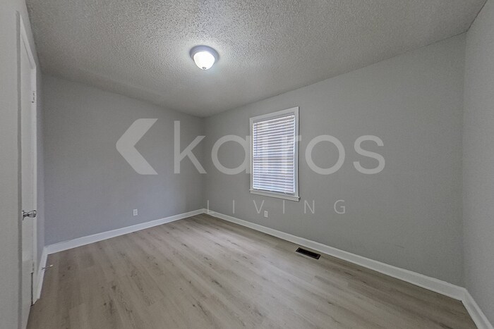 Building Photo - 1822 Sedgefield St