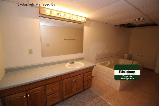 Building Photo - Coming Soon! Lovely Briargate Home! Pet Fr...